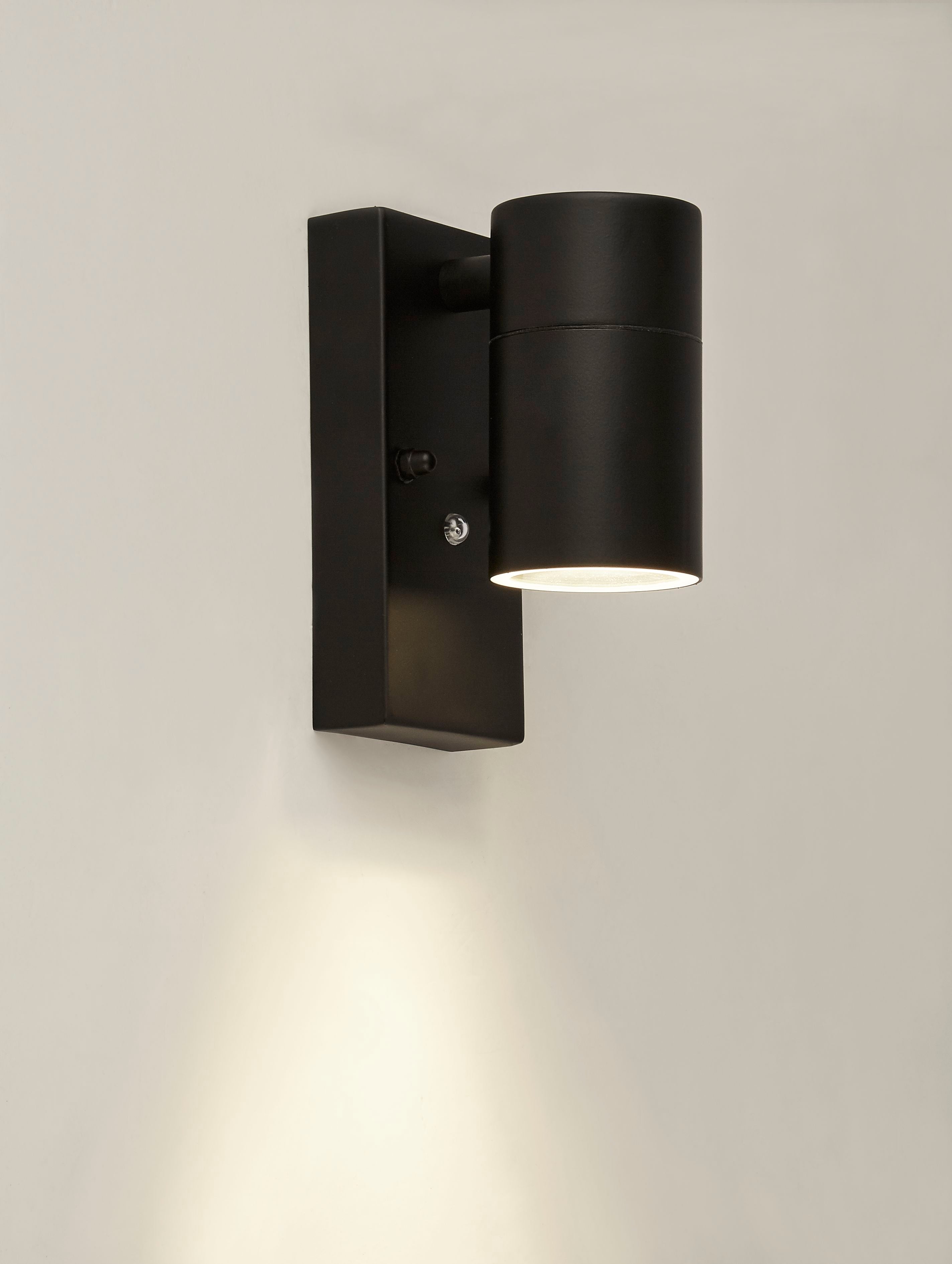 Rochester Outdoor Wall Light - Black Metal