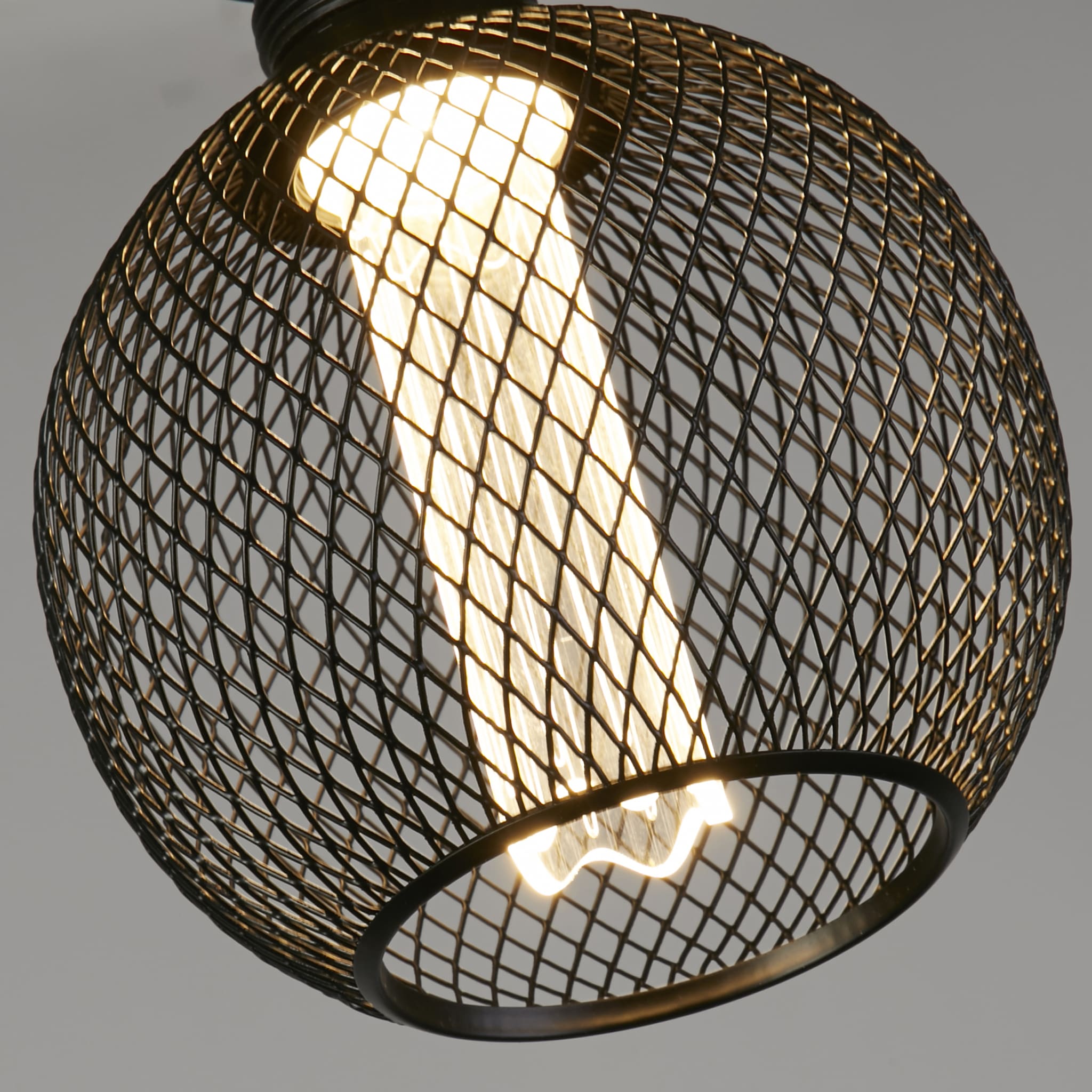Wire Mesh Effect Globe Lamp - Black Metal