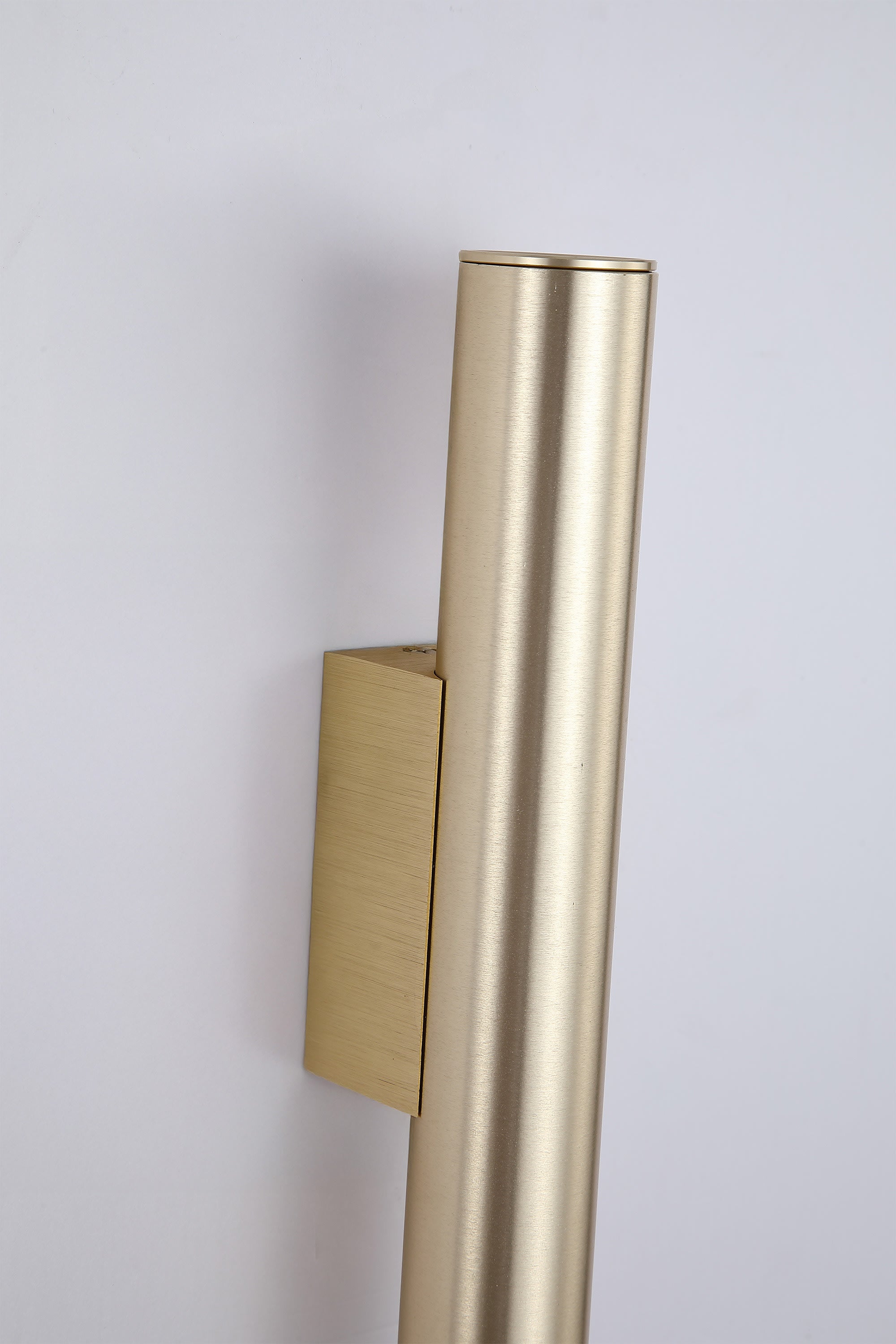 Beacon 2Lt Up/Down Wall Light, Gold Metal