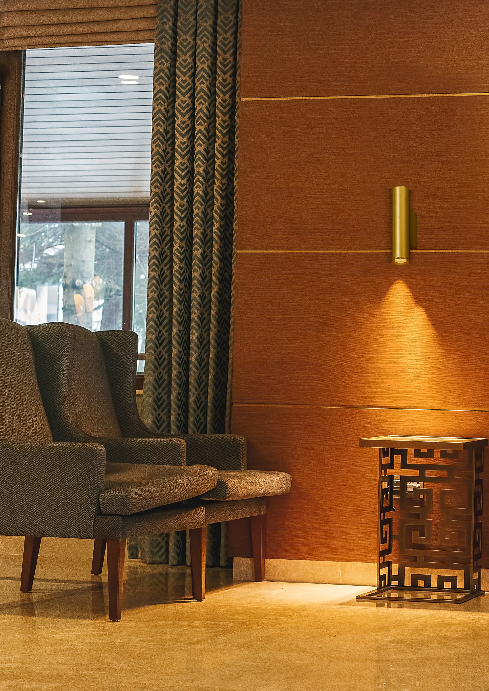 Beacon 2Lt Up/Down Wall Light, Gold Metal