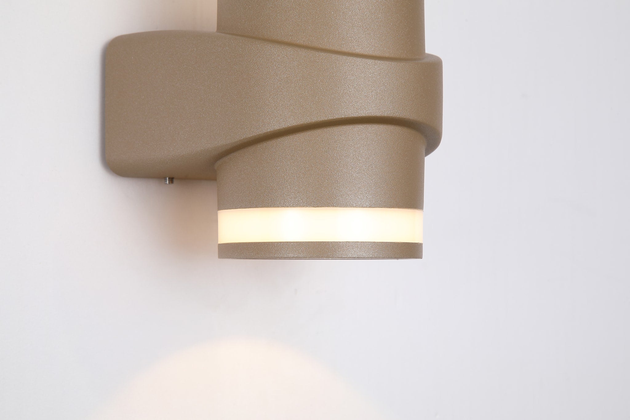 Grip LED Outdoor Wall Light, Gold