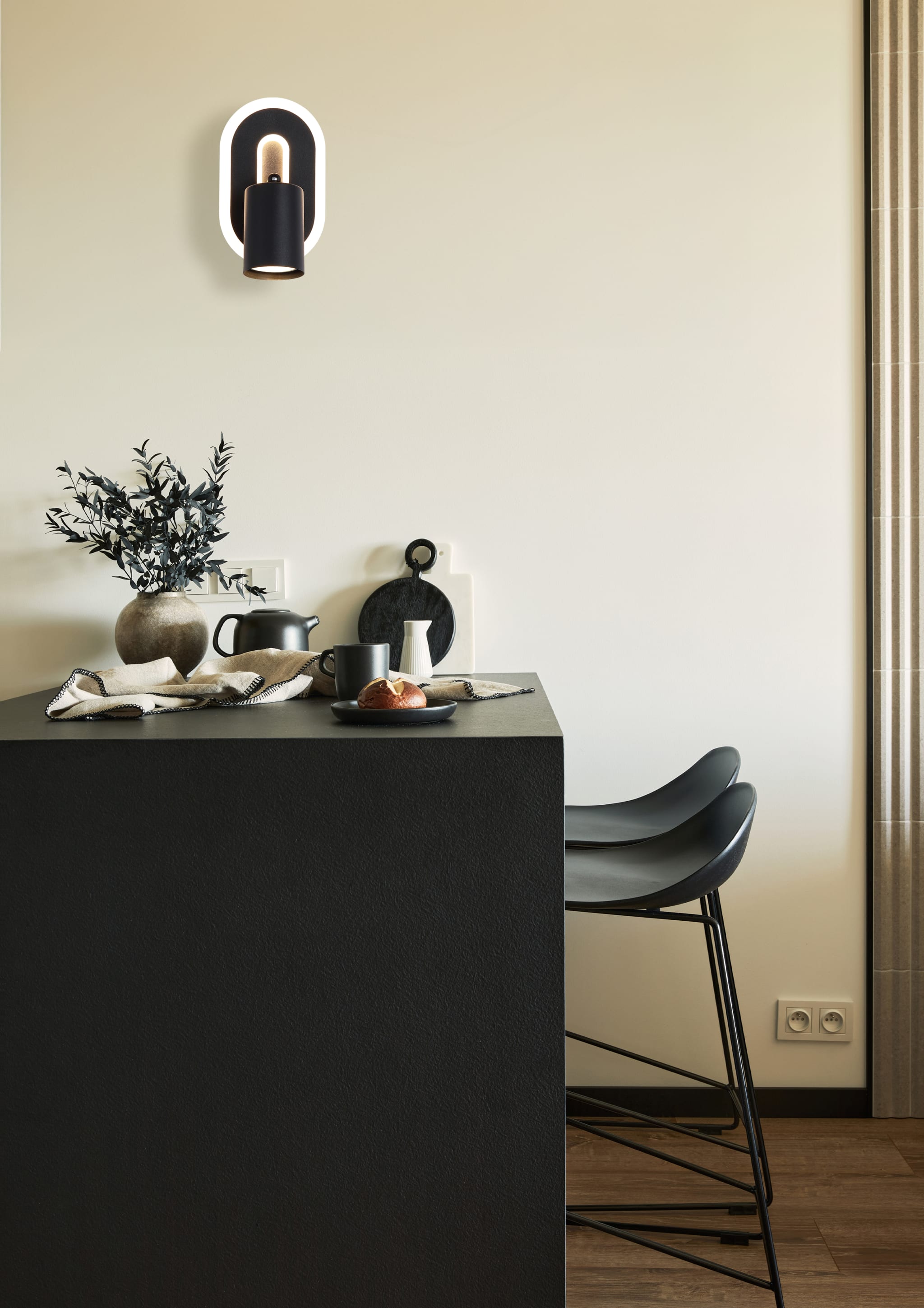 San Diego Wall Light, Matt Black Metal