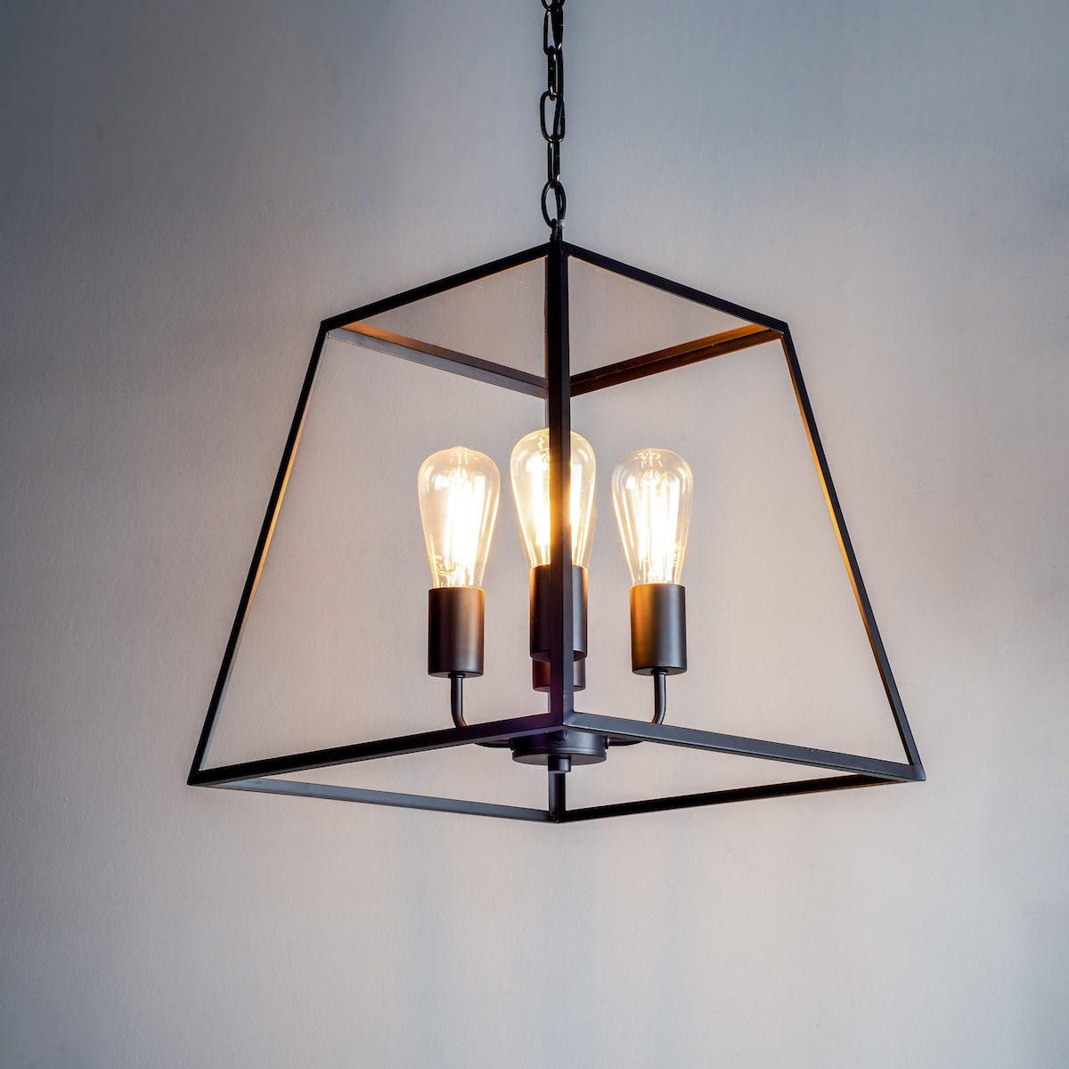 ACADEMY 4LT LANTERN BLACK