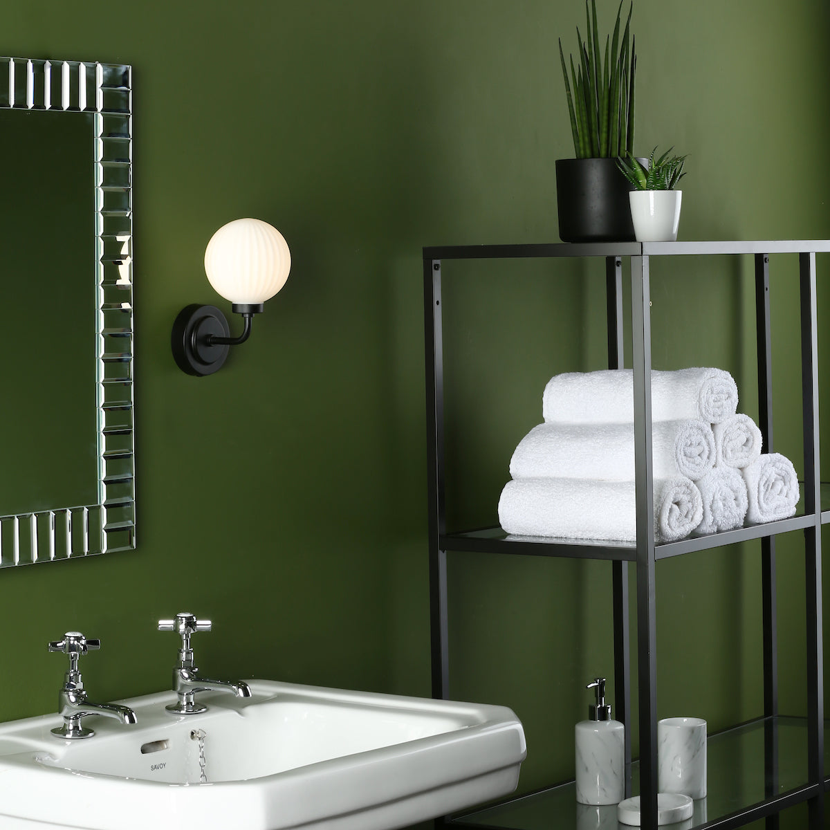 ALRIK 1LT WALL LIGHT MATT BLACK OPAL GLASS IP44