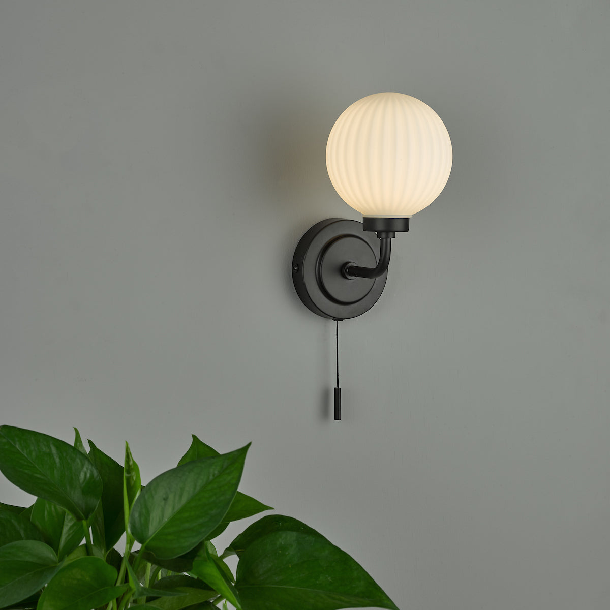 ALRIK 1LT WALL LIGHT MATT BLACK OPAL GLASS IP44