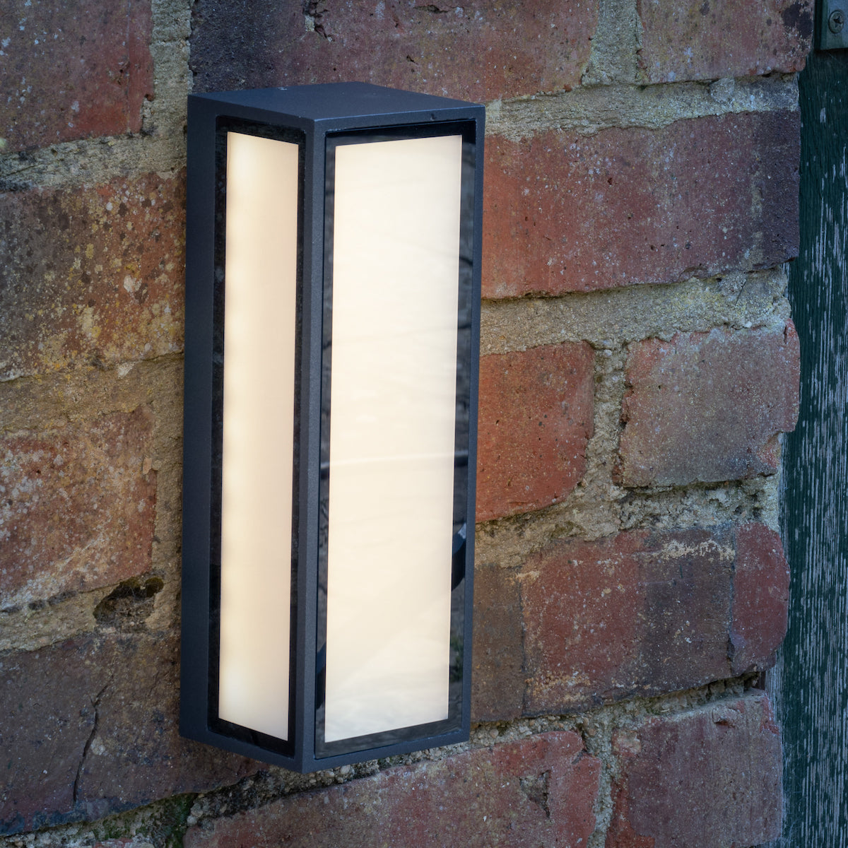 ARHAM 1LT W/LT ANTHRACITE IP65 LED