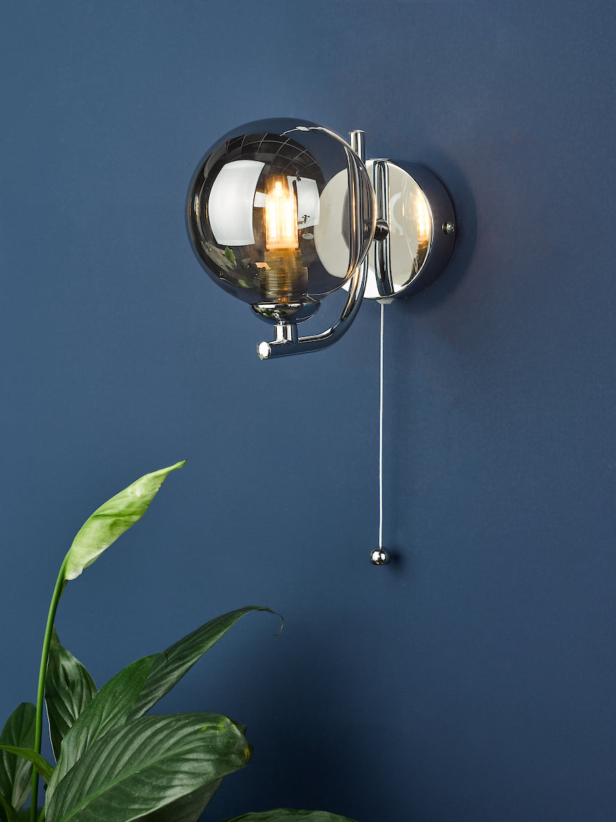 CRADLE 1LT WALL LIGHT POL CHR CW SMOKED GLASS