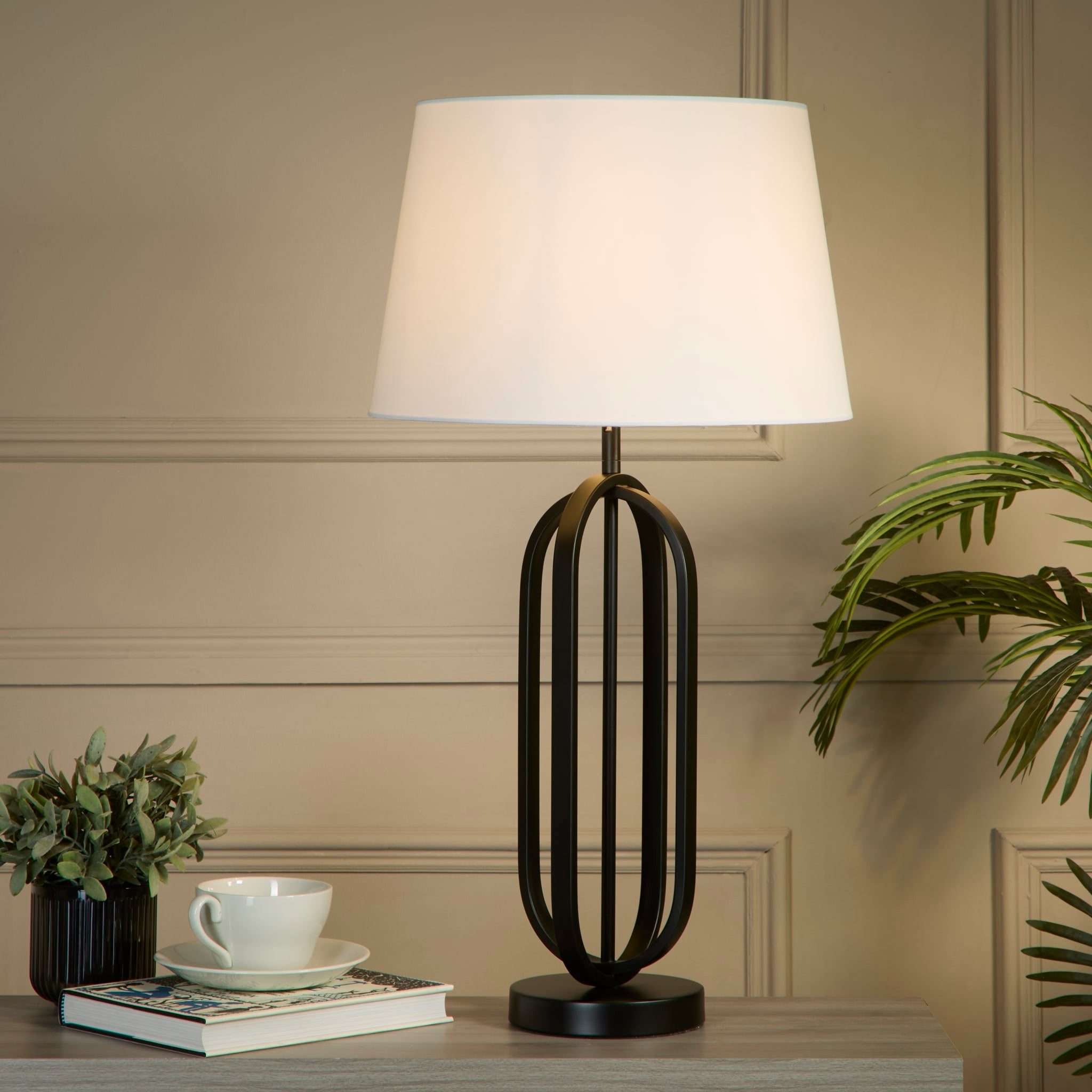 Chic Table Lamp - Black Metal with White Shade