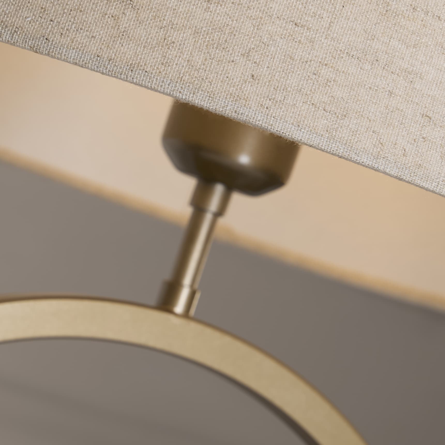 Elegant Table Lamp - Bronze Metal With Natural Shade