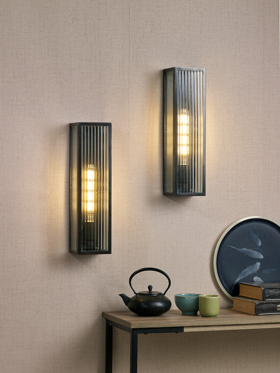 KEEGAN 1LT W/LT RUBBED BRONZE LARGE IP44