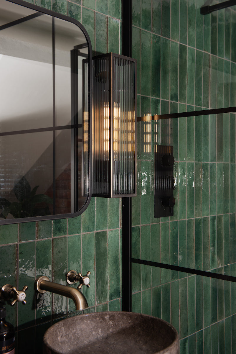 KEEGAN 1LT W/LT RUBBED BRONZE LARGE IP44