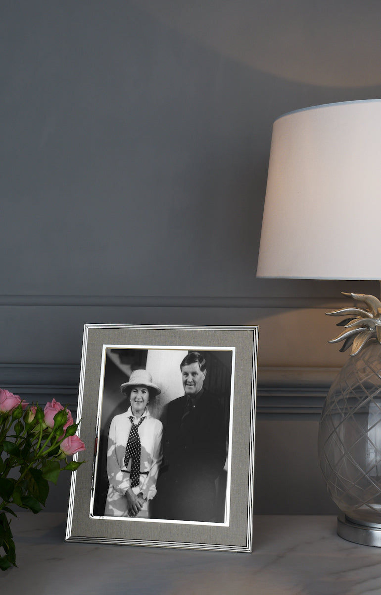 8" X 10" Photo Frame Polished Silver & Linen