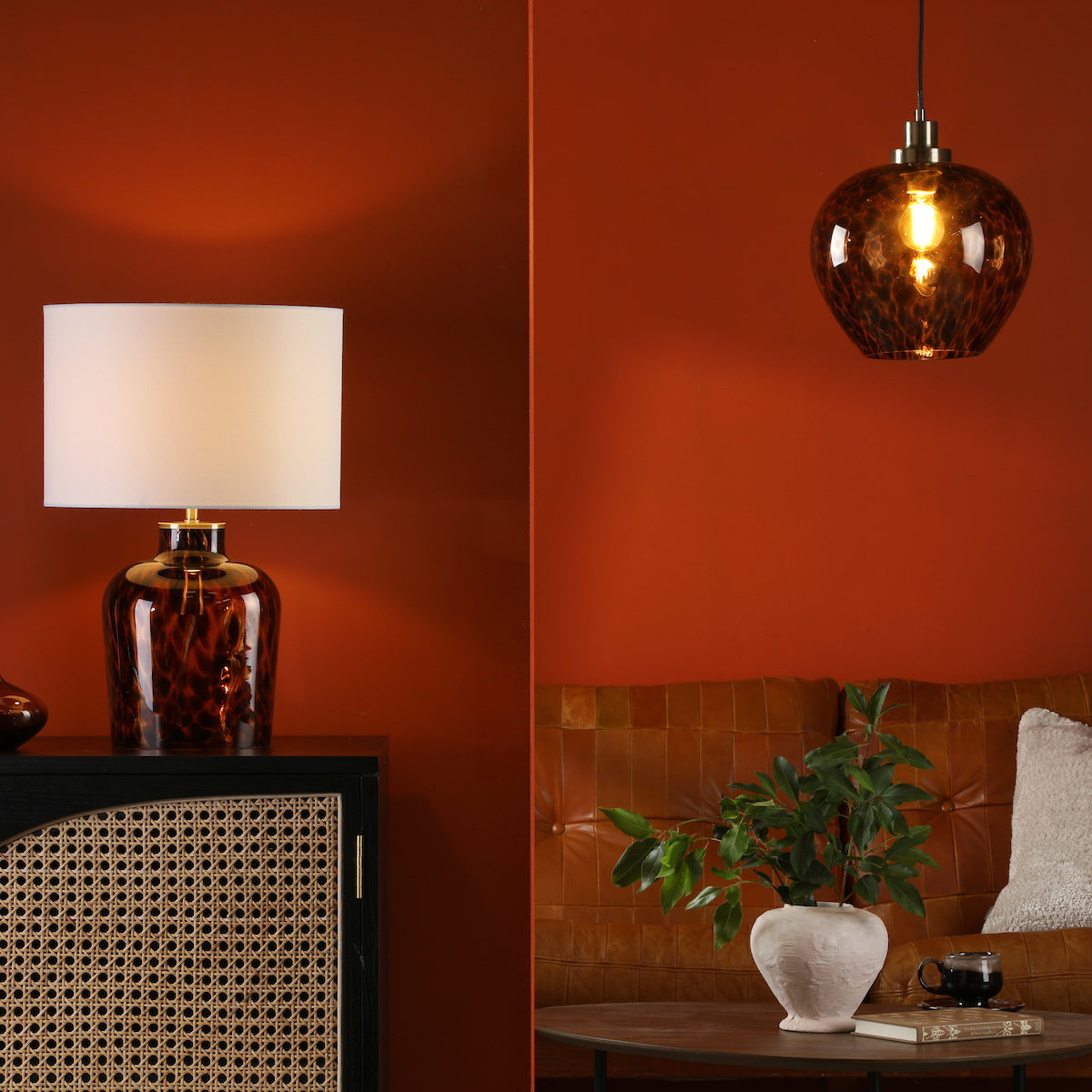 LEANDRA 1LT PENDANT TORTOISESHELL