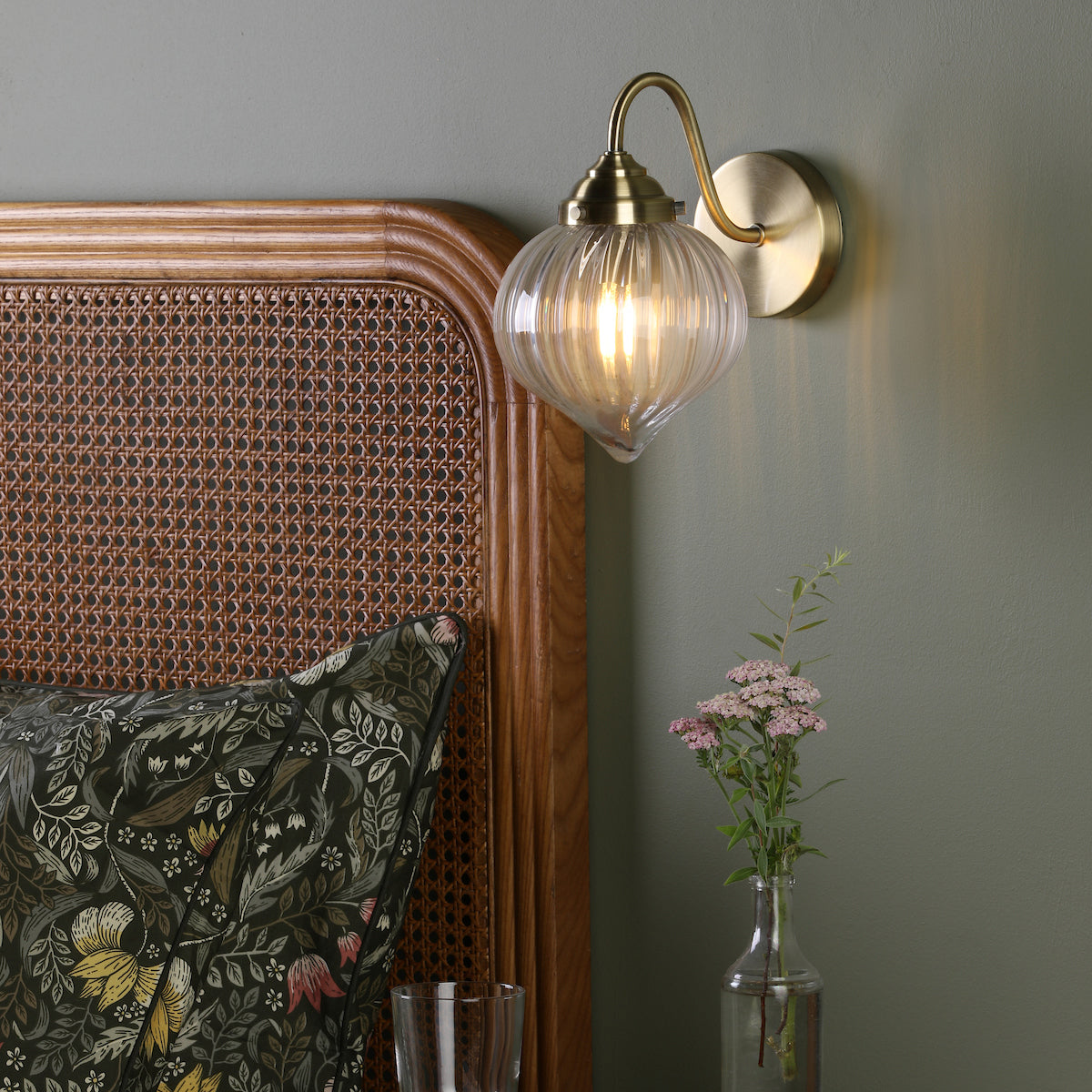MYA 1LT WALL LIGHT ANTIQUE BRASS CLEAR GLASS