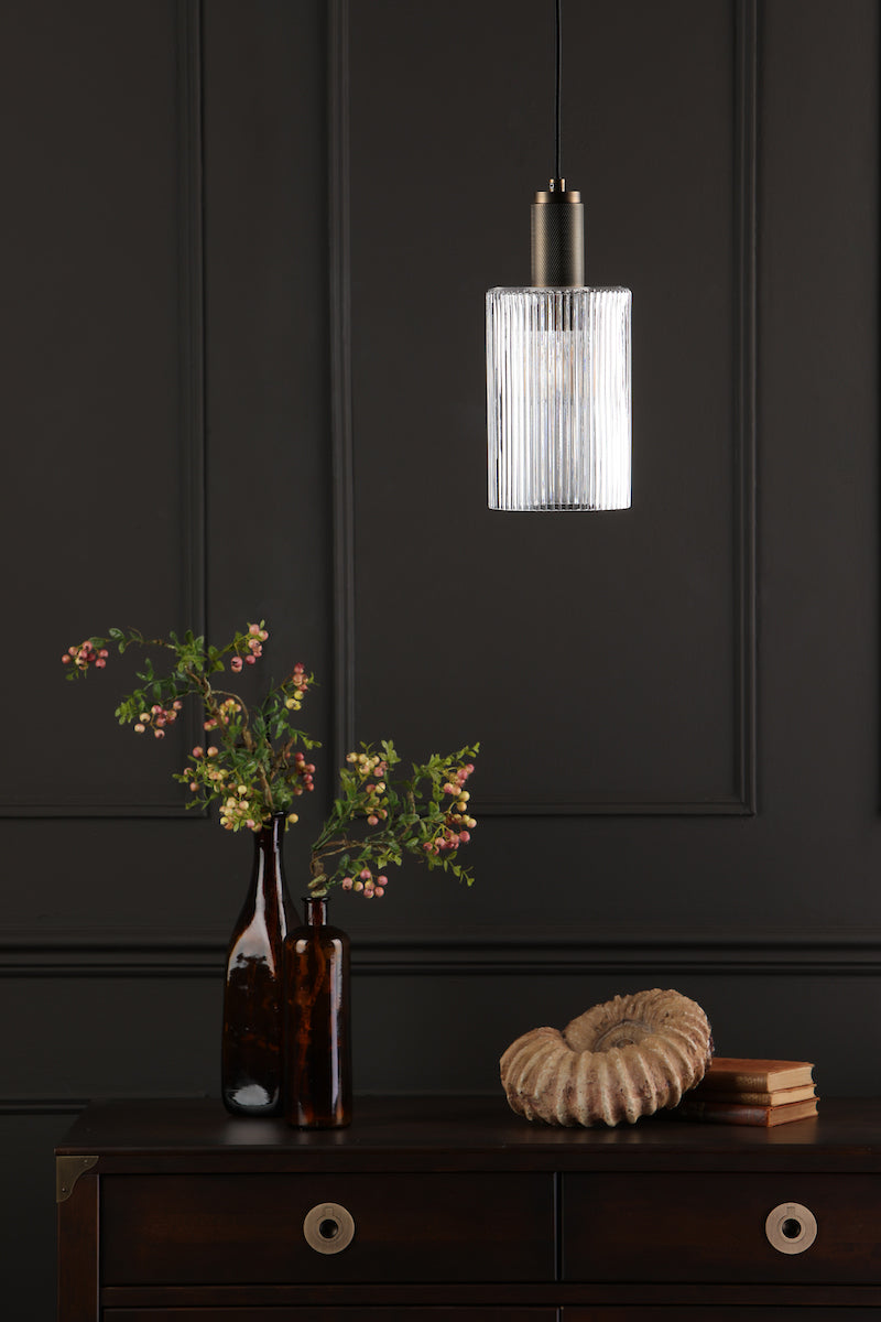 NIKOLAS 1LT PENDANT KNURLED BRASS CW CYLINDER GLAS