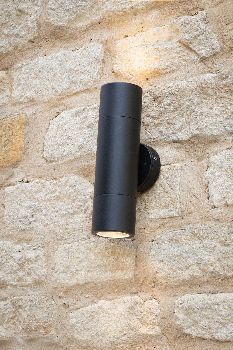 ORTEGA 2LT W/LT BLACK UP DOWN IP65