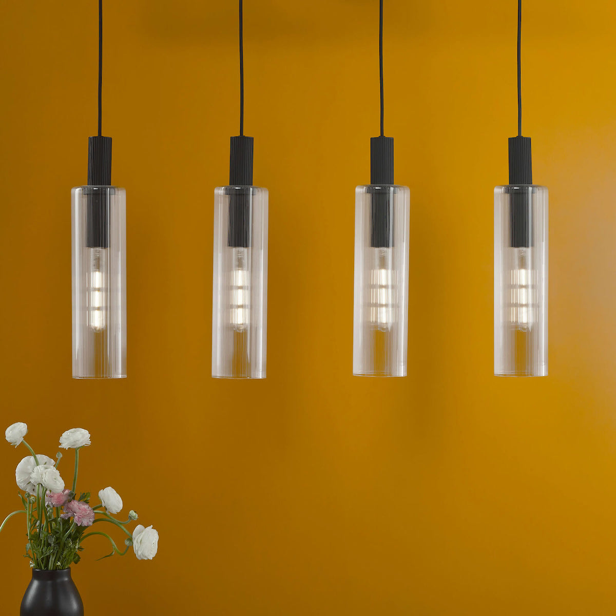 RUBEN 4LT BAR PENDANT BLACK CLEAR RIBBED GLS