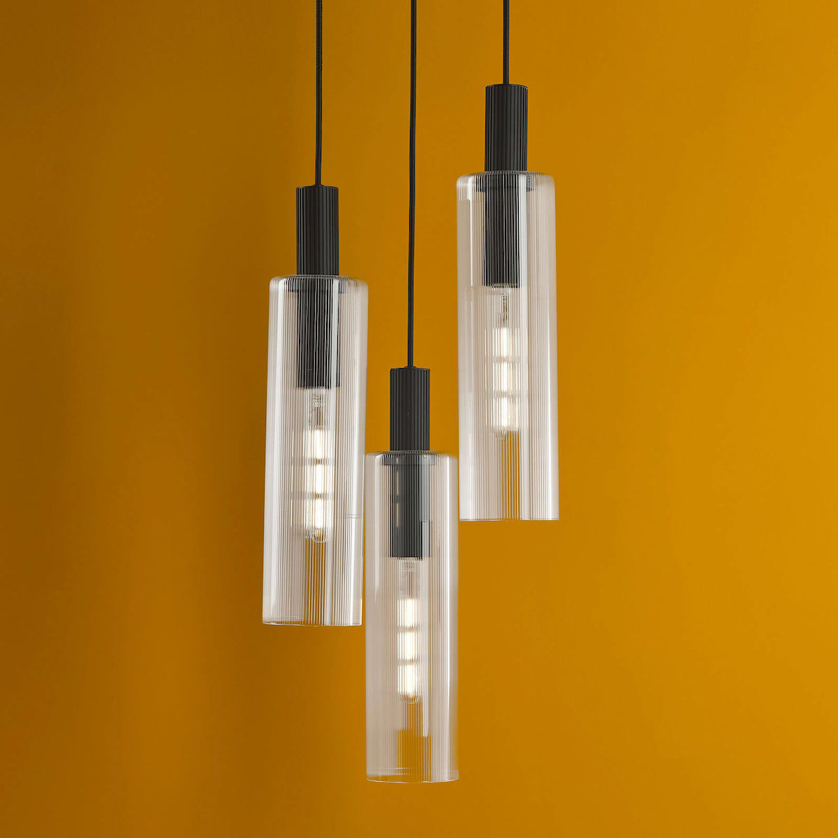 RUBEN 3LT CLUSTER PENDANT BLACK CLEAR RIBBED GLS