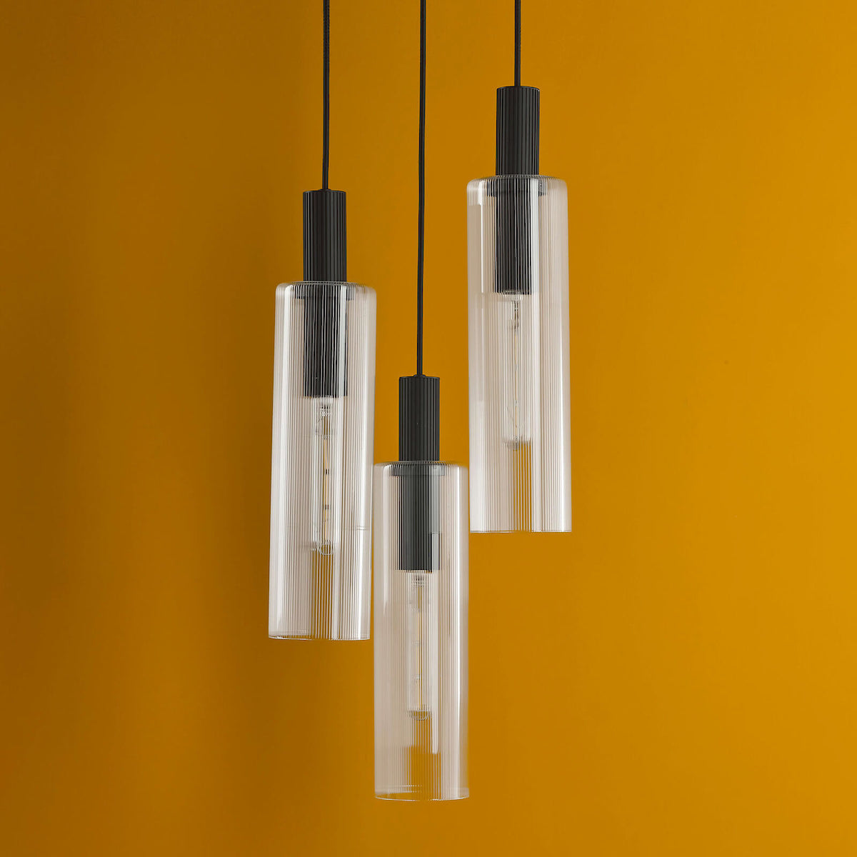 RUBEN 3LT CLUSTER PENDANT BLACK CLEAR RIBBED GLS