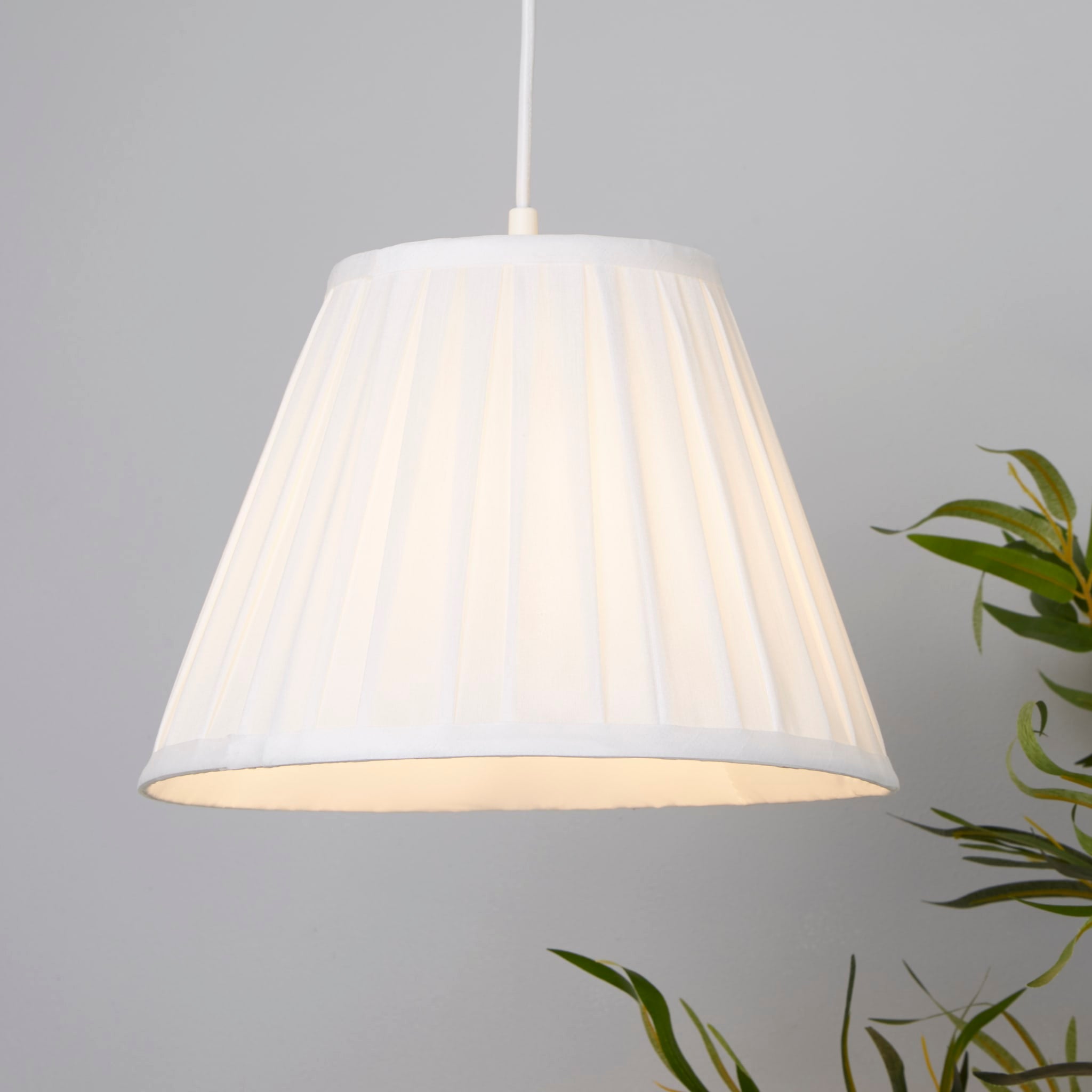 Raye Taper Pleat Silk Shade 30Cm White