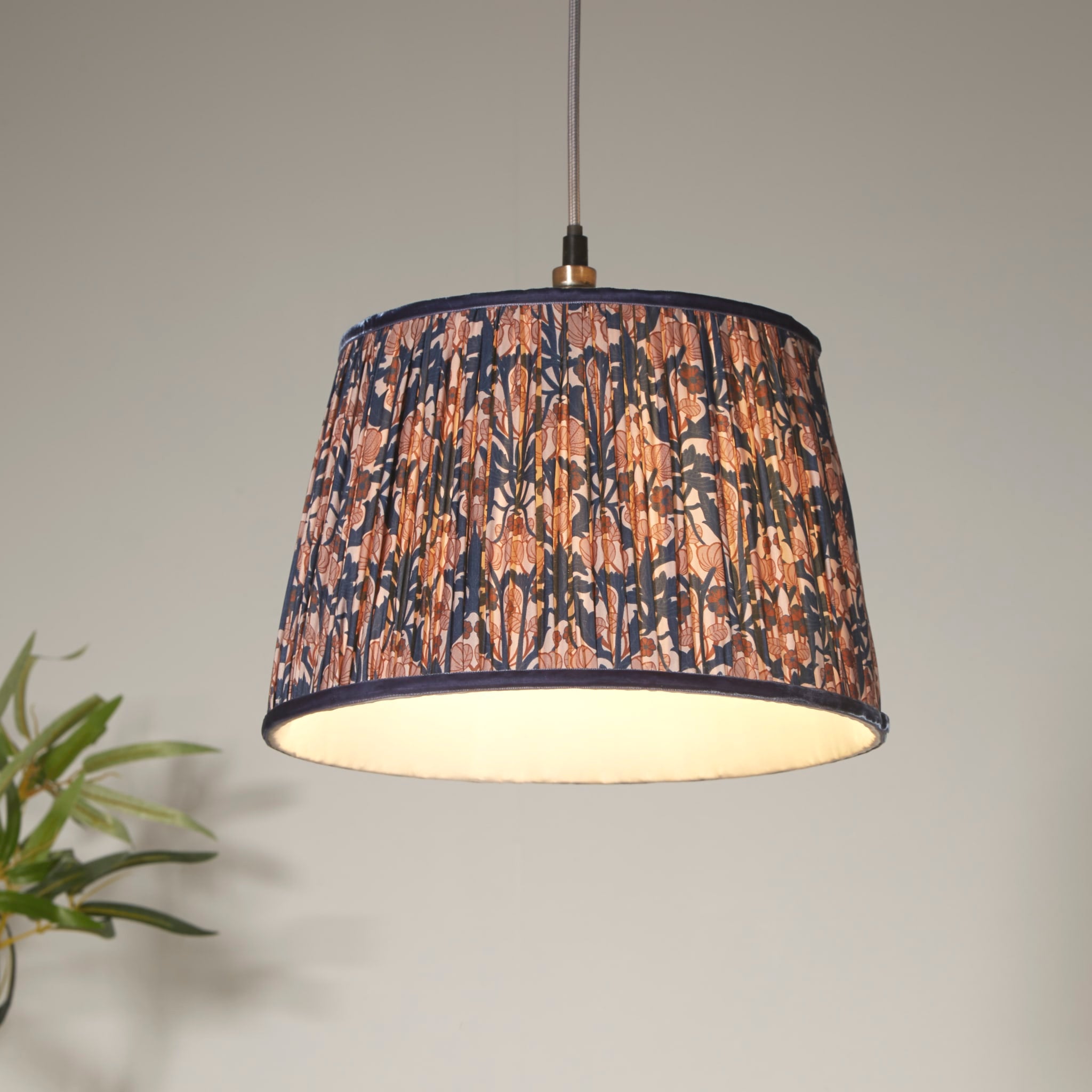 Vintage Print Shade Navy 30cm