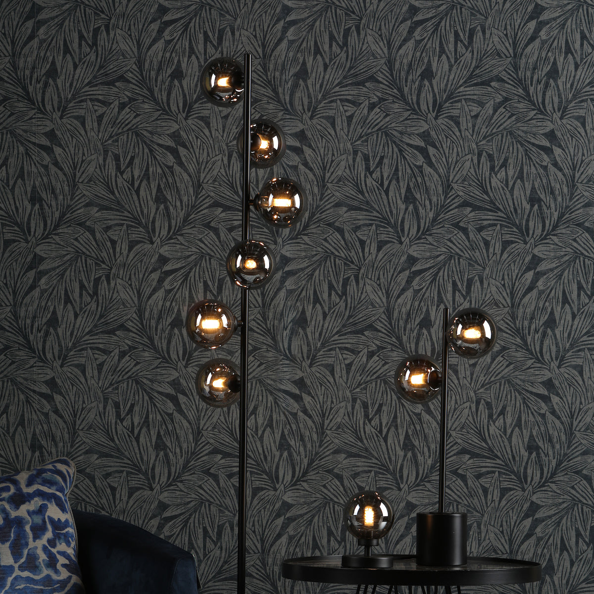 SPIRAL 2LT TABLE LAMP BLACK CW SMOKED GLS