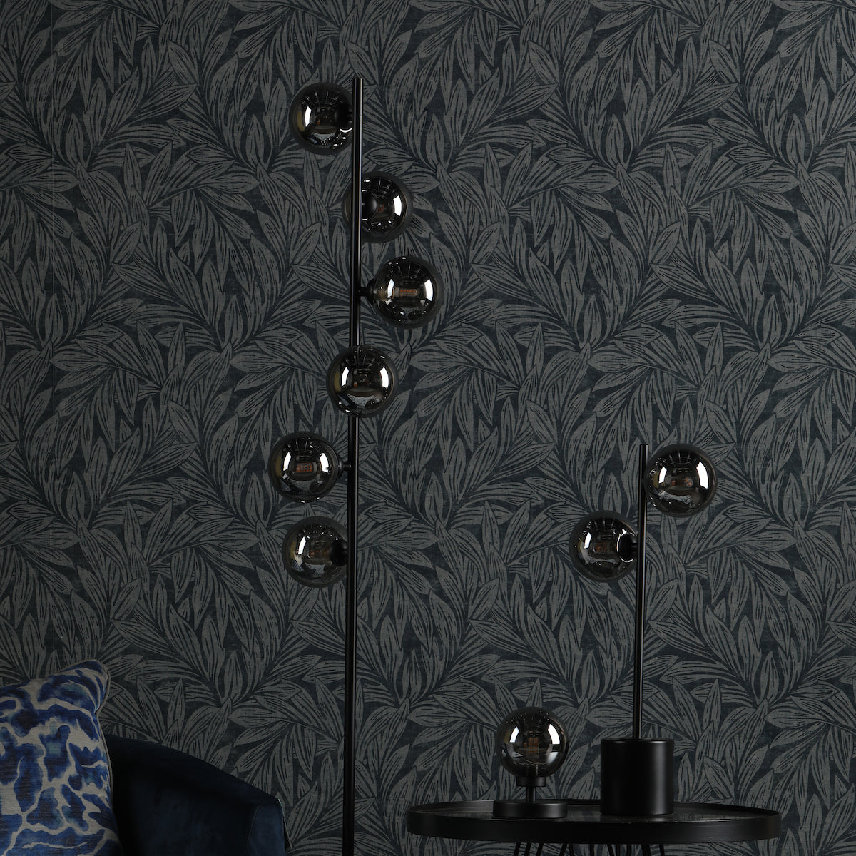 SPIRAL 2LT TABLE LAMP BLACK CW SMOKED GLS