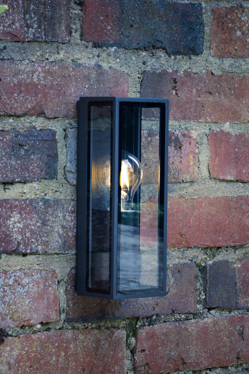 TARYN 1LT W/LT ANTHRACITE IP65