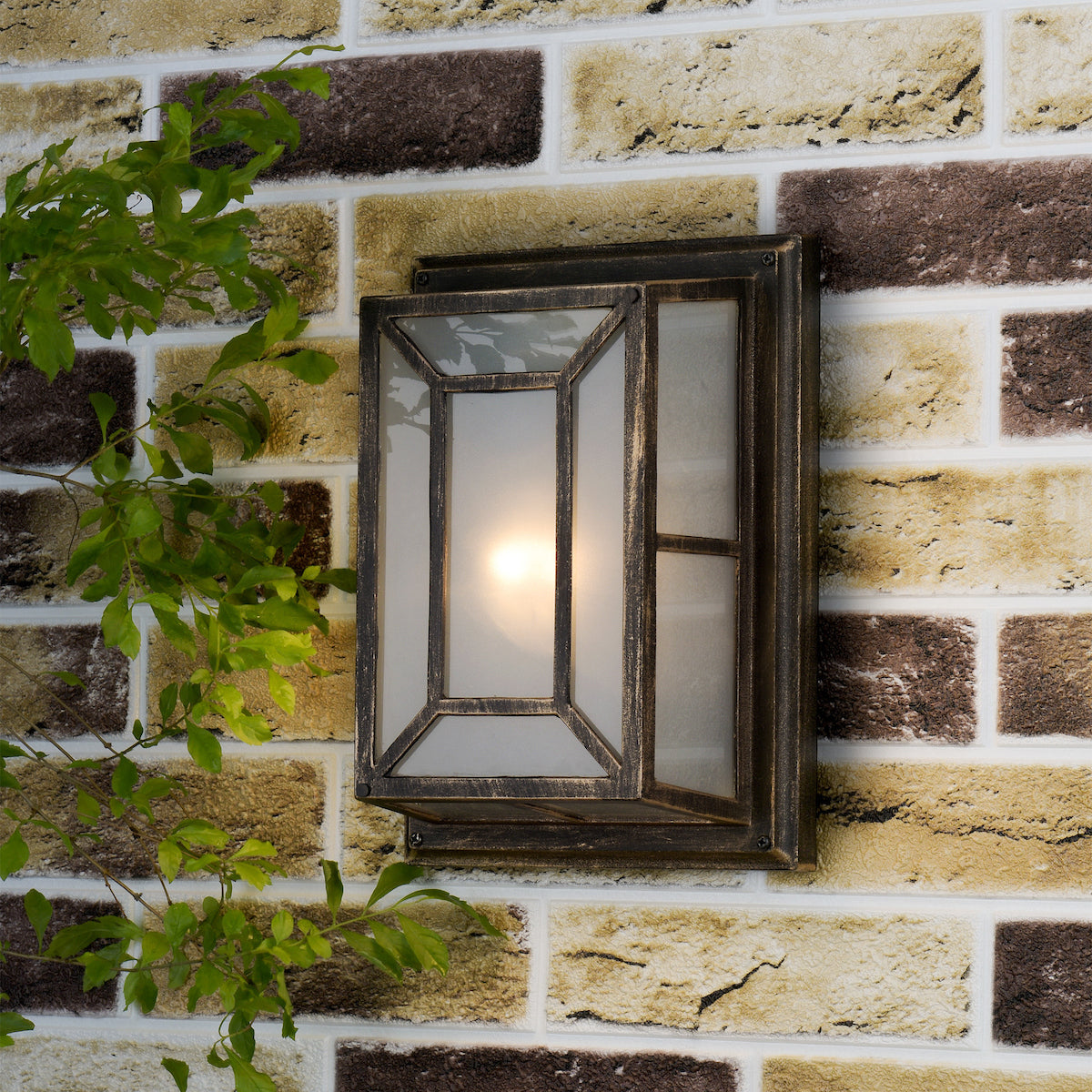 TRENT WALL BRACKET BLACK GOLD IP44
