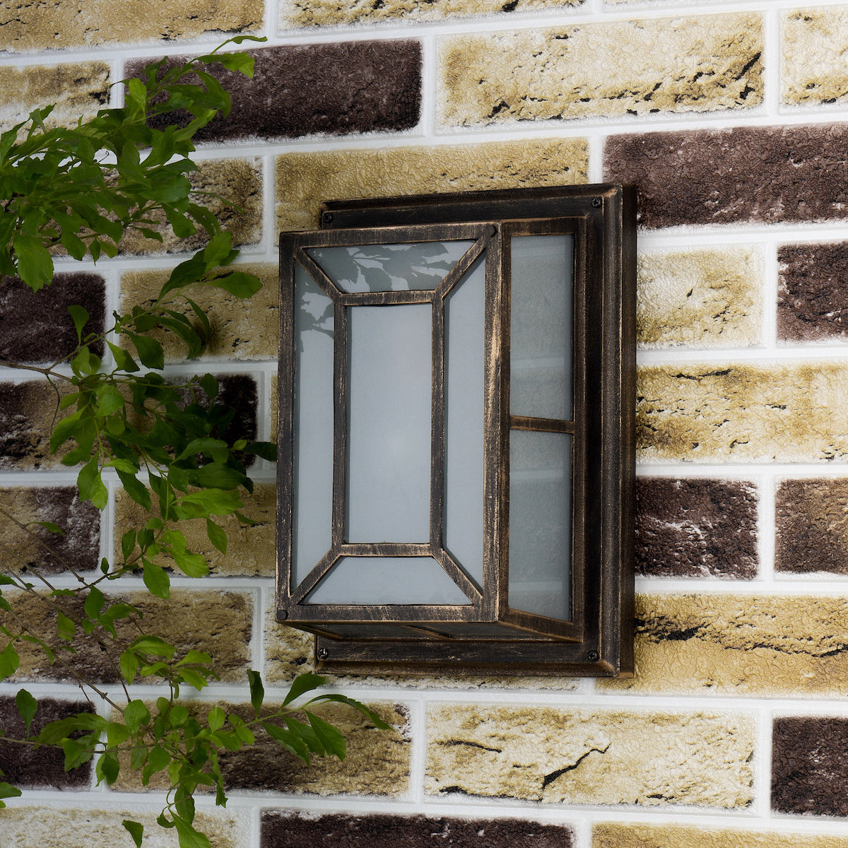 TRENT WALL BRACKET BLACK GOLD IP44