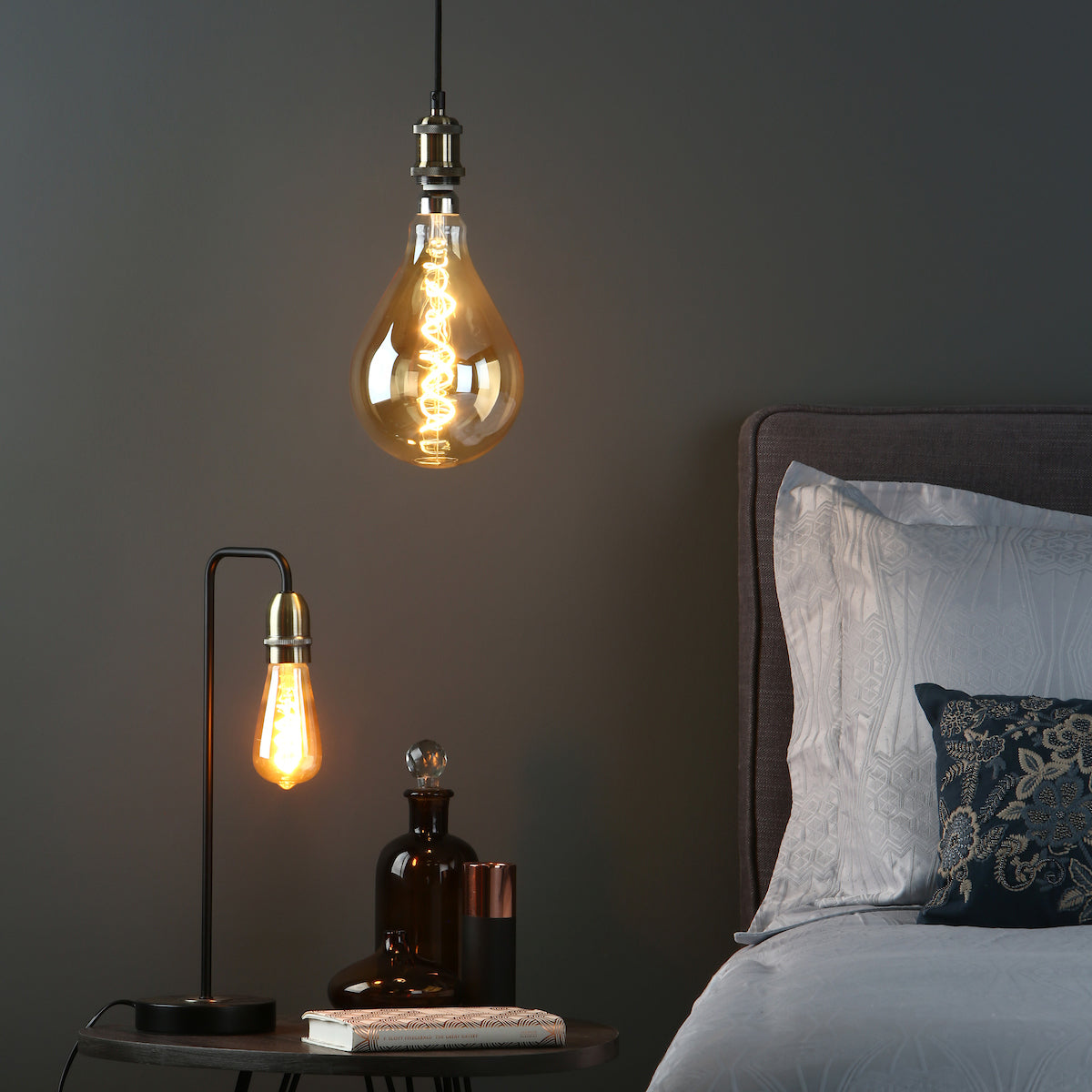 WACO 1LT E27 SUSPENSION PENDANT ANTIQUE BRASS