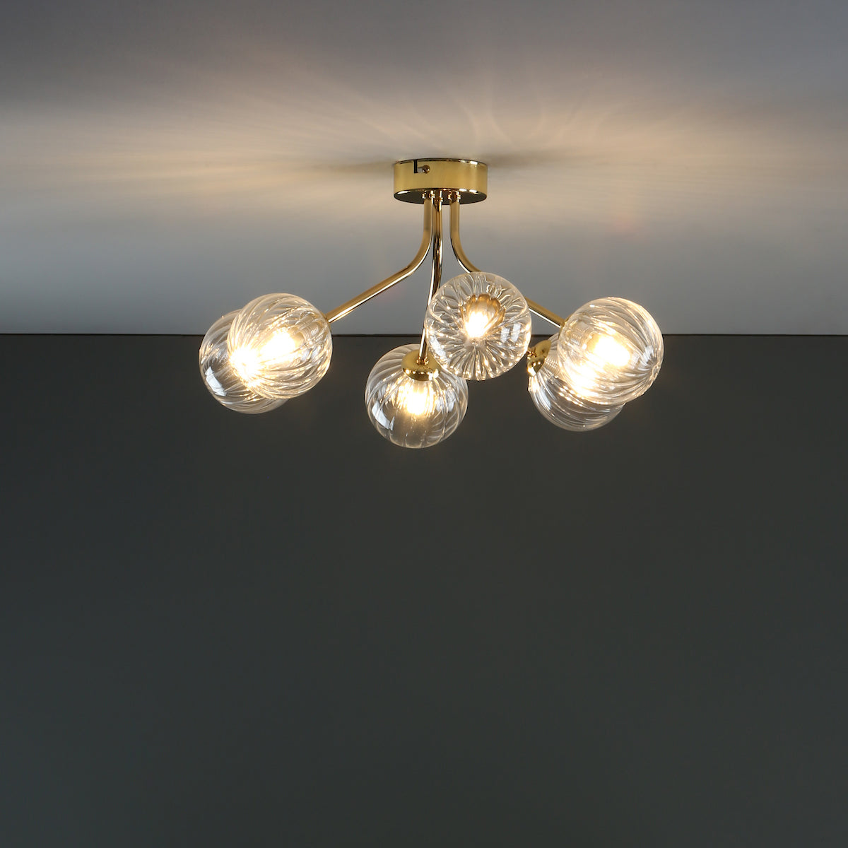 YISKA 6LT SEMI FLUSH GOLD RIBBED GLASS