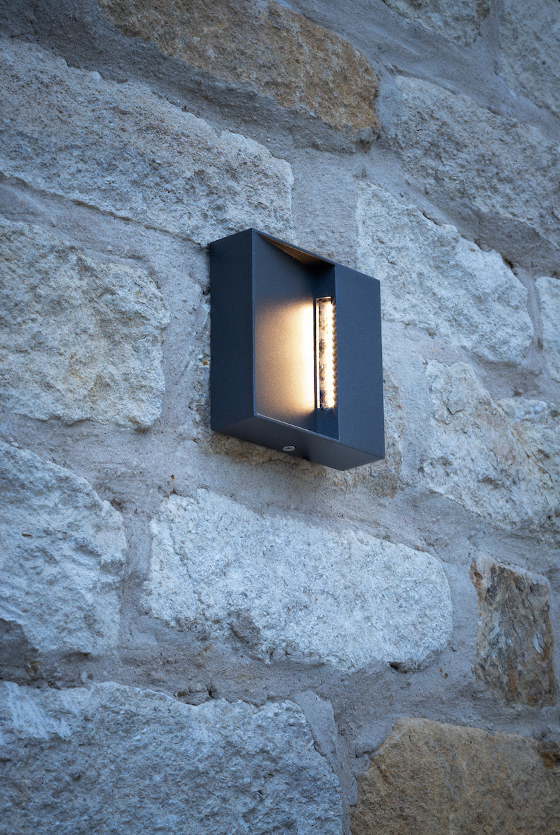 YUKON 1LT W/LT SQUARE EYELID ANTHRACITE IP65 LED